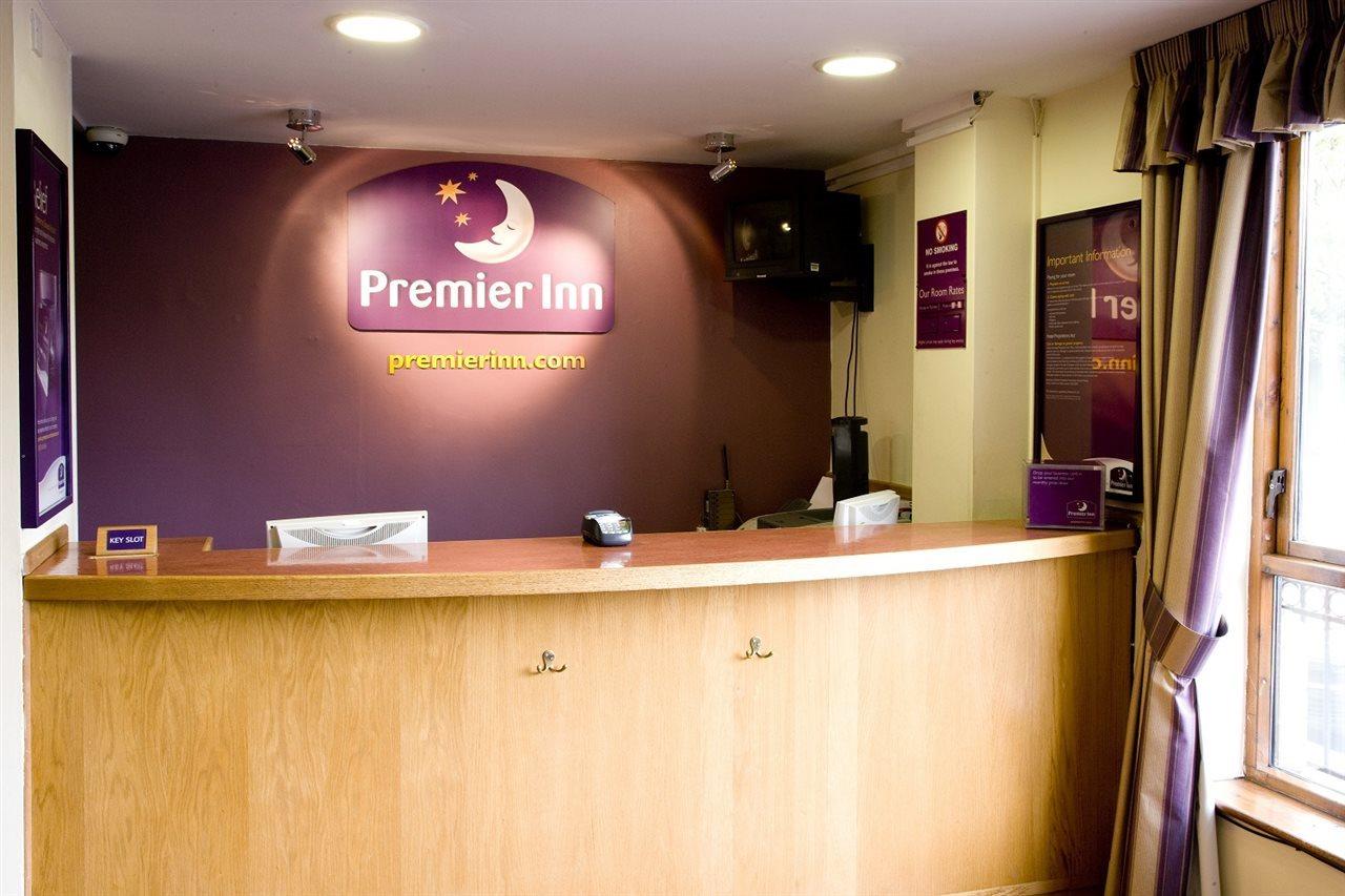 Premier Inn London Romford Exterior foto
